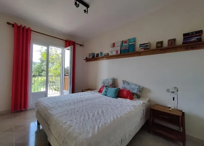 In With Swimming Pool Casa vacanze